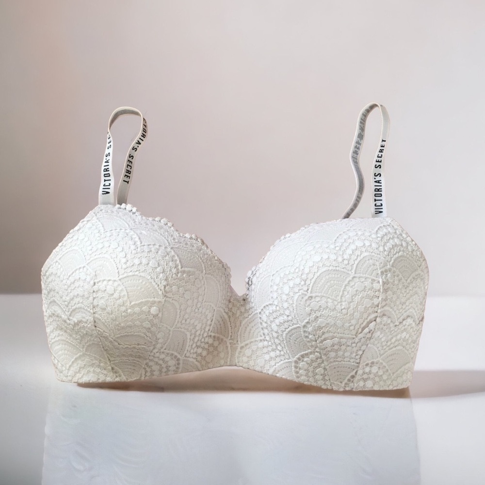 Victoria Secret Lace T Shirt Lightly Padded Wireless Bra White 32DD